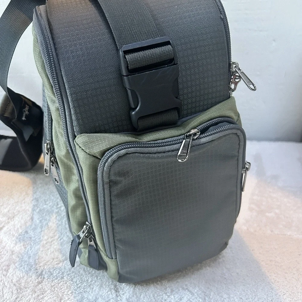 Eagle Creek CarryOn ES Tote Bag 17